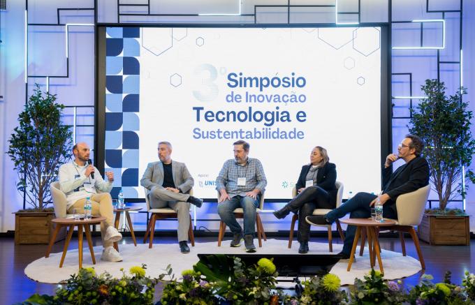 Simplás reúne mais de 440 pessoas em evento que aliou formação profissional e futuro da indústria