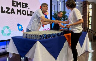 Simplás forma 180 jovens para o mercado de trabalho por meio do projeto Educamais