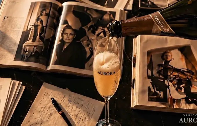 Vinícola Aurora aposta em vídeo exclusivo nos cinemas para destacar espumantes na estreia de O Diabo Veste Prada 2