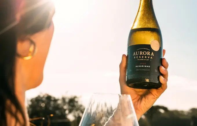 Vinícola Aurora amplia portfólio com lançamento do Reserva Alvarinho