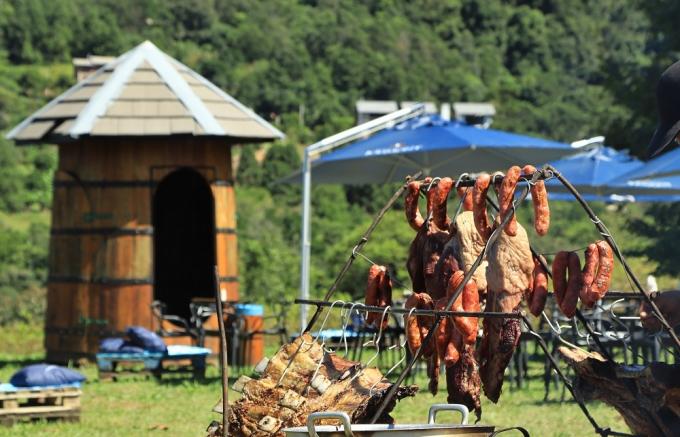 Almoço com vista para os parreirais, música e descontração, Jolimont promove primeira Festa da Vindima neste sábado (1º)