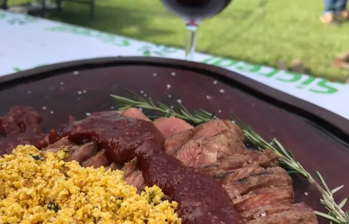 5ª edição do Vinhos e Assados ocorre no próximo dia 15 nos jardins da Vinícola Aurora em Pinto Bandeira