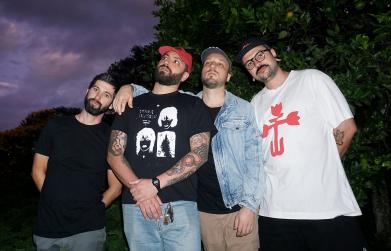 Descartes lança EP "Feliz de Vingança" e faz show neste sábado (7) em Caxias do Sul