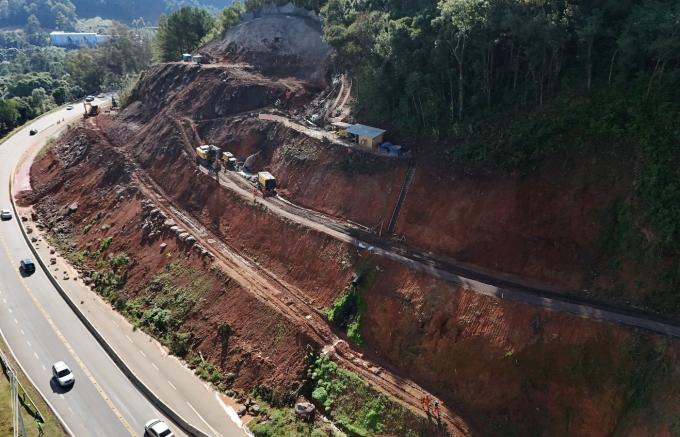 CSG investe R$ 20 milhões em obra de drenagem e reconstrução de talude na ERS-122, na Serra Gaúcha
